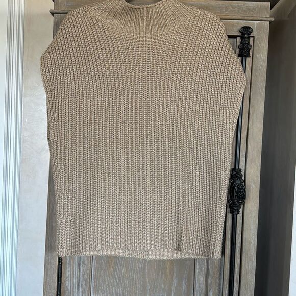 Ellie Tahari Mock Neck Sleeveless Sweater sizemedium